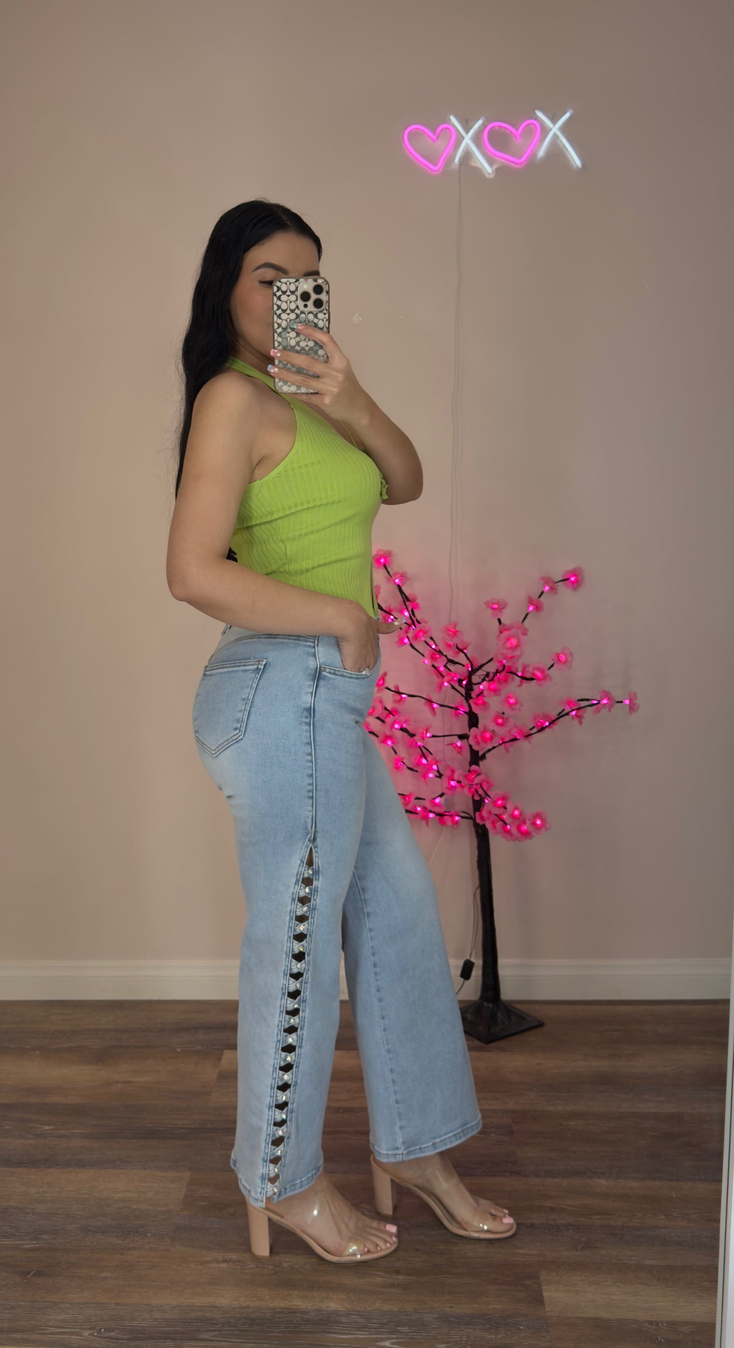 Glam Rhinestone High-Waisted
Stretch Jeans